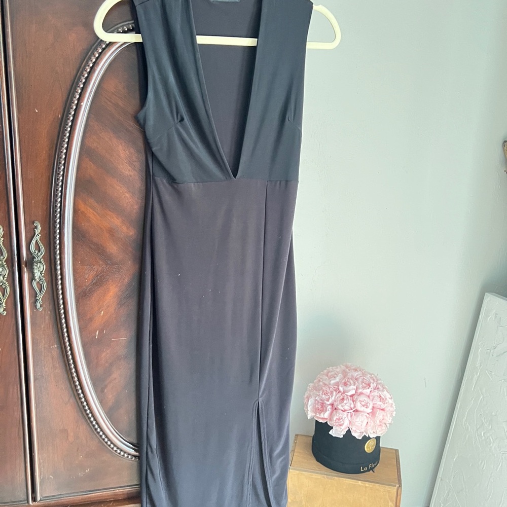 Missguided+ Black Deep V Midi Dress